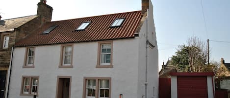 Wood’s Neuk is a traditional cottage