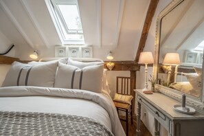 Well Green Cottage, Wenhaston: The master room has been beautifully furnished