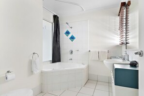 34 Ivory 3359