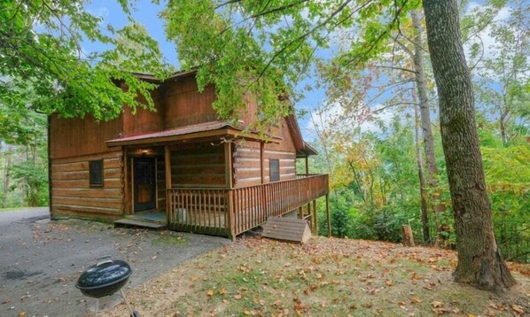 Exterior photo of cabin from driveway area - Exterior photo of cabin from driveway area