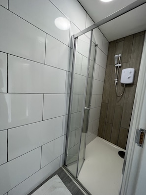 Studio 4 - Has it's own private shower room