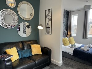 Studio 5 - Open plan, stylish, spacious and inviting