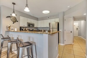 Bar & Kitchen