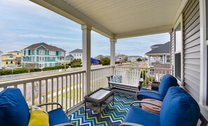 Balcony | Outdoor Seating | Walk to Beaches