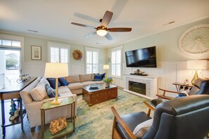 Living Room | Central A/C | Smart TVs | Electric Fireplace