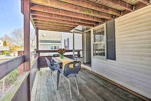 Furnished Deck | Gas Grill