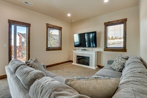 Living Room | Smart TV | Entry Level