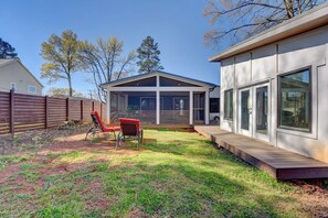 Fenced Backyard | 1-Story House | 3 Mi to Uptown Charlotte