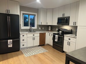 Full chef Kitchen