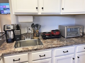 Toaster oven with Airfryer, 2 burner element, coffee maker