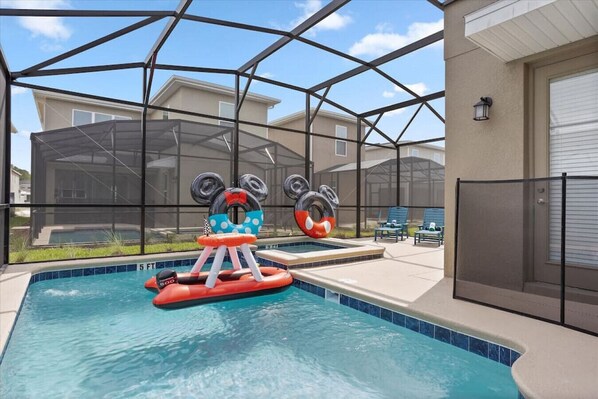 Swimming pool