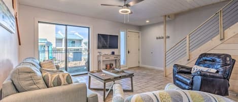 Destin Vacation Rental | 2BR | 2.5BA | 2 Stories | 1,296 Sq Ft