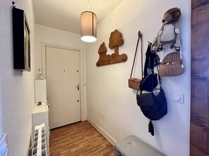 Entryway
Coat hangers