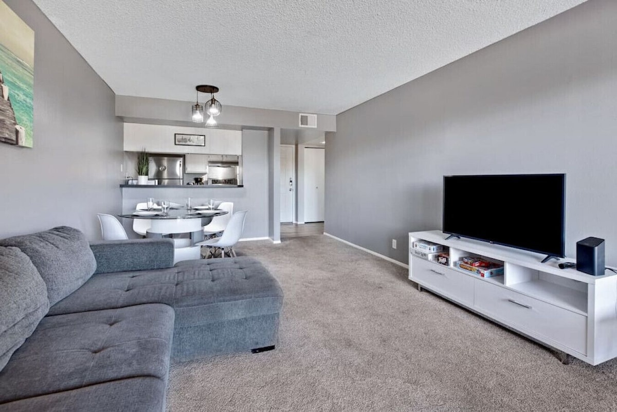 Cozy Cubs Condo Walking Distance Cubs Stadium