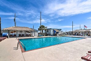 Sea Isle | Community Amenities | Outdoor Pool (w/ Fee)