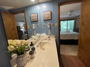 Flower, Flower Arrangement, Floor, Flooring, Dining Table