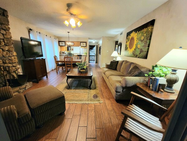 Furniture, Indoors, Living Room, Home Decor, Screen