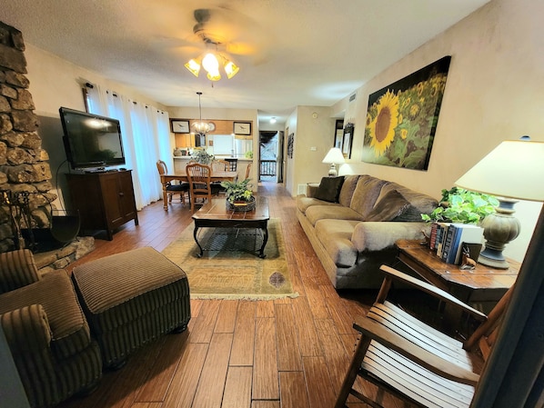 Furniture, Indoors, Living Room, Home Decor, Screen