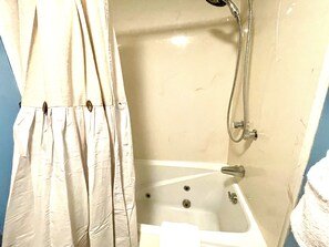 Tub, Indoors, Bathtub, Bathroom, Room
