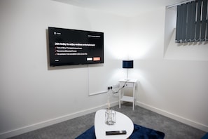 Living Room / Lounge