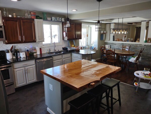 kitchen into dinning area