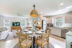Dining Area | Free WiFi | 2-Story Cottage | 2nd-Floor Entrance