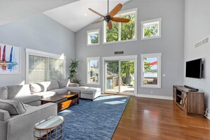 Grand Room (Alternate View)