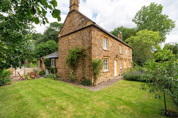 Brook Cottage - Staycotswold