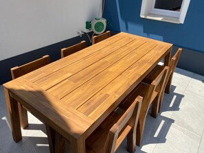 Vacation vibes - have a nice dinner out on the terrace