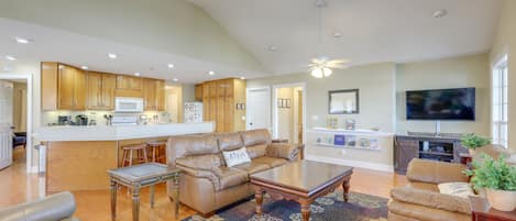 Milledgeville Vacation Rental | 4BR | 4BA | Stairs Required | 2,020 Sq Ft