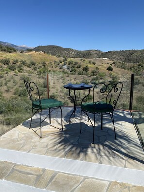 The "Look Out" A lovely spot for a morning coffee, a sundowner or star-gazing