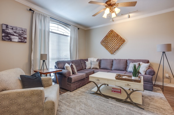 College Station Vacation Rental | 3BR | 2BA | 1,256 Sq Ft | 2 Steps Required