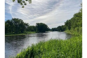 RIVER RIGHT
