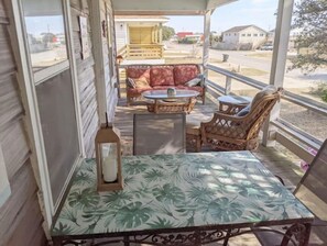 屋外ダイニングエリア