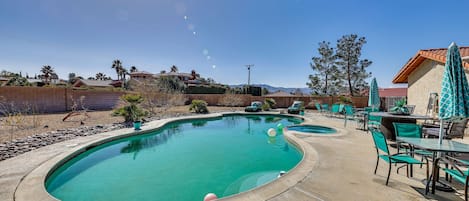 Apple Valley Vacation Rental | 2,700 Sq Ft | 3BR | 2.5BA | Step-Free Entry