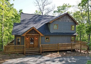 Fox Den - escape to the mountains!