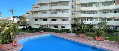 Holiday Home Swimming Pool
