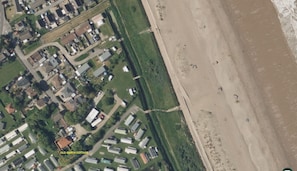 Direct access to the dog friendly beach