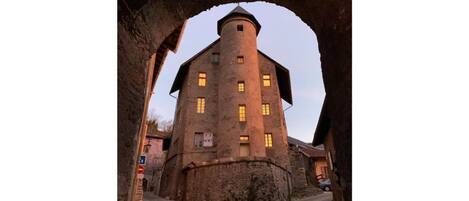 Remontez le temps et pénétrez dans la Tour Ramus, datant du 15ème siècle