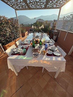 Outdoor dining