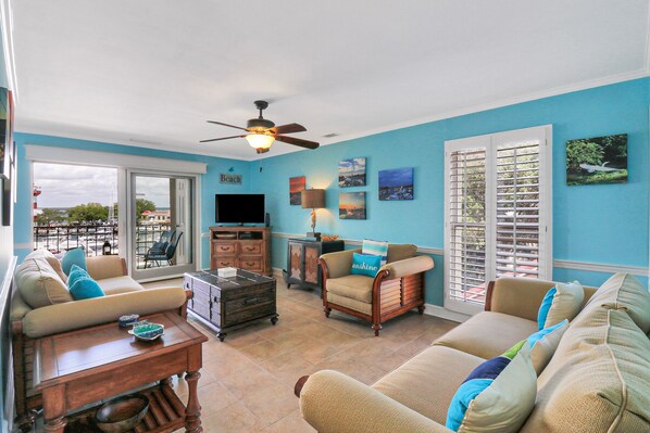 953 Cutter Court | Living Room