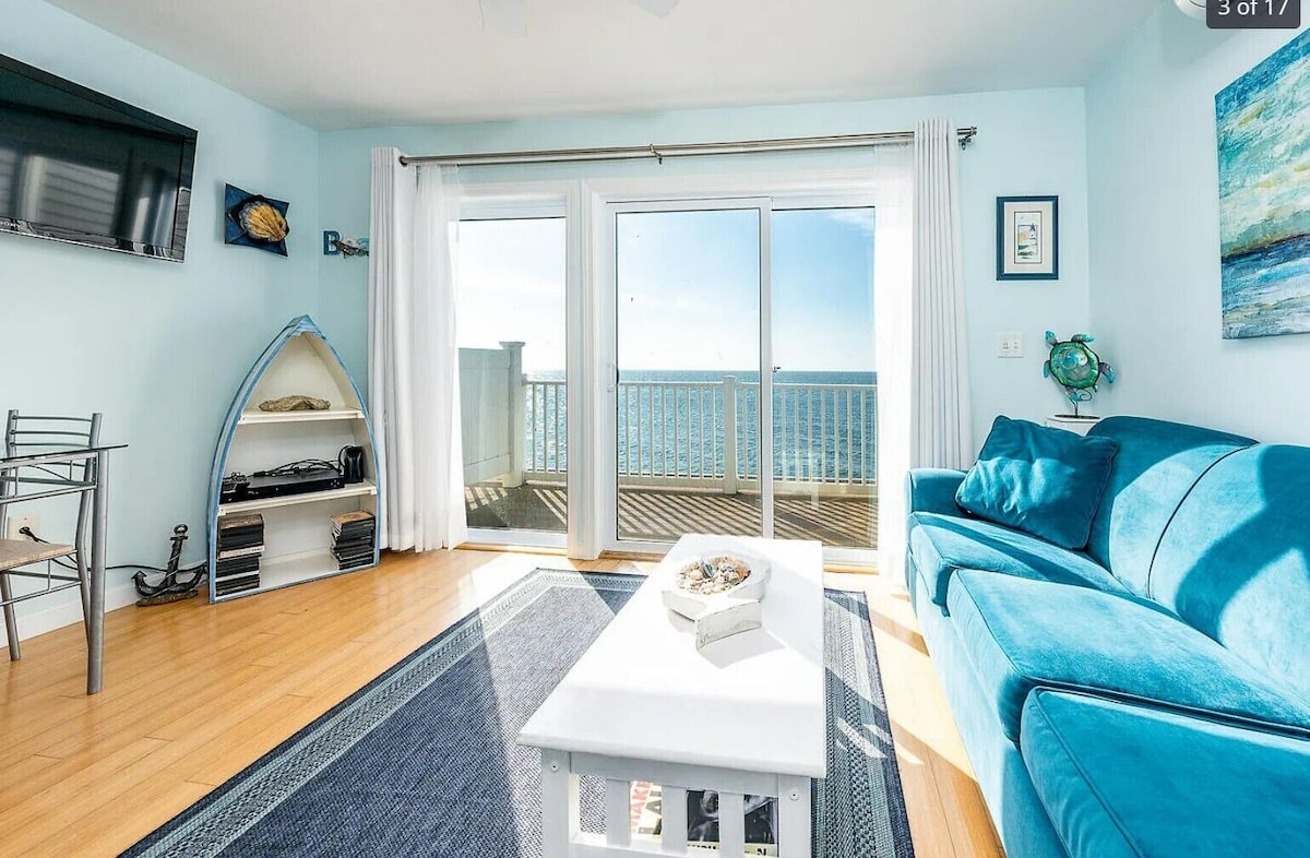 Cozy Waterfront 1br Condo