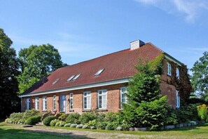 Außenseite Ferienhaus [Sommer]