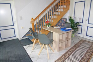 Entrance / Reception