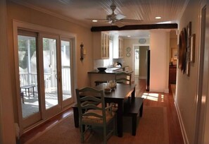 Main Cottage Dining Room 