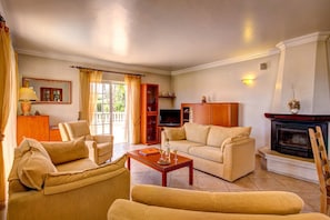 Villa Daisy image