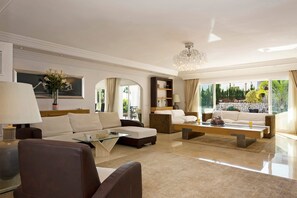 Villa Miraflores Sol image