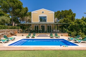 Villa Serafina image