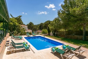 Villa Serafina image