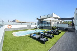 Villa Lola image
